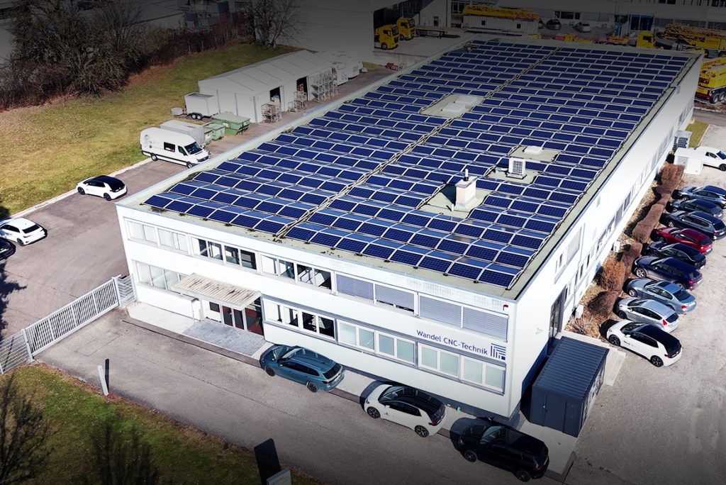 Vista exterior del edificio de la empresa Wandel CNC-Technik GmbH, una mediana empresa manufacturera del sur de Alemania.