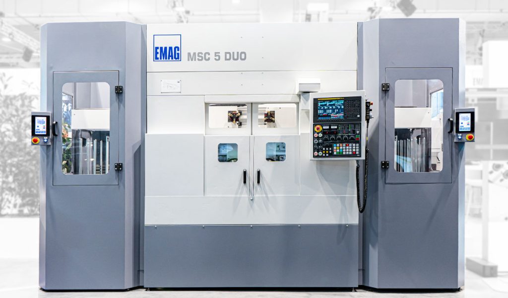 Torno CNC EMAG MSC 5 DUO en diseño compacto con dos estaciones de mecanizado e integración completa de automatización.