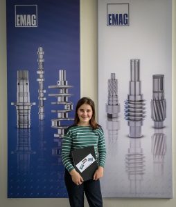 Jugend forscht / Schüler experimentieren Gewinnerin bei EMAG