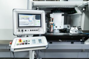 Dialogprogrammierung der W 11 CNC für intuitive Bedienung 