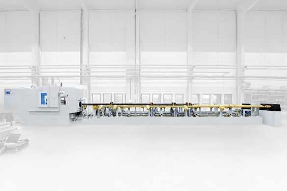 USC 21 – Vollautomatische Rohrzuführung integriert Komplettansicht einer EMAG USC 21 Maschine inklusive automatischer Rohrzuführanlage, die eine nahtlose Beschickung der Maschine ermöglicht.