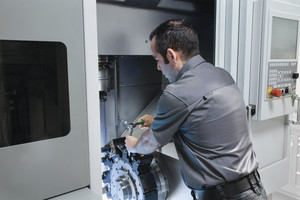 P B732 Vl 2 Turning Chucked Component Accessibility E8 P B732 Vl 2 Turning Chucked Component Accessibility E8